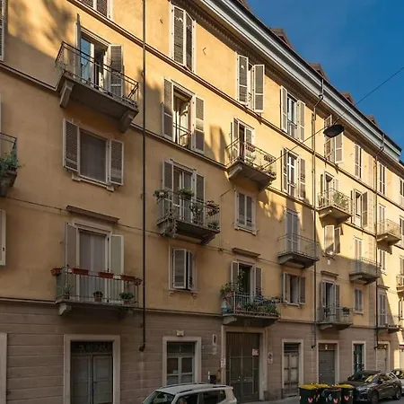 Casa Ines Di Fronte Al Valentino Lägenhet *
